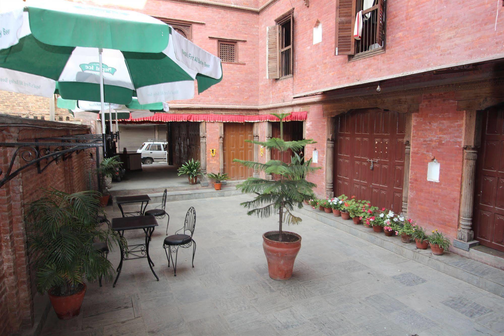World Heritage Hotel And Apartments Katmandou Extérieur photo